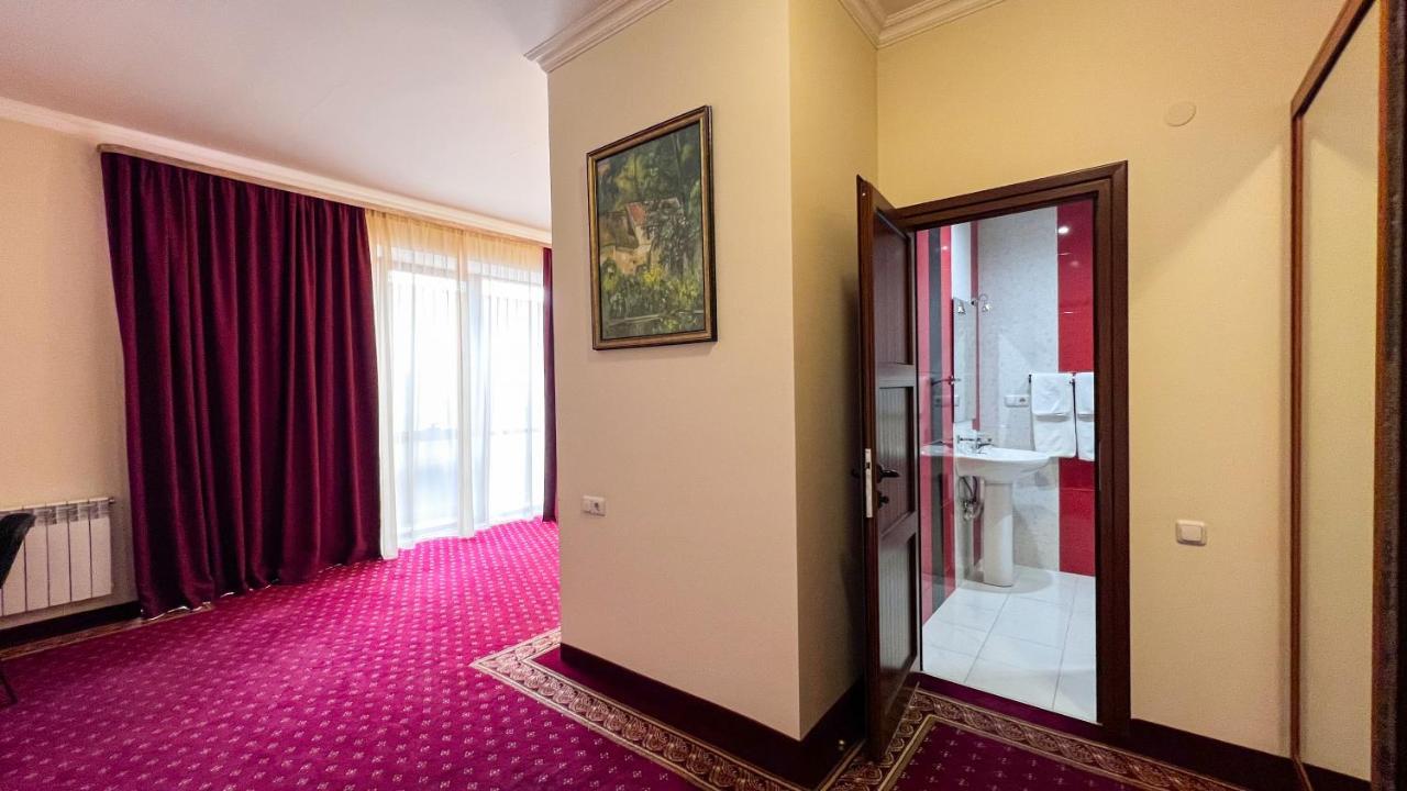 Olympavan Hotel Jerevan Exteriér fotografie