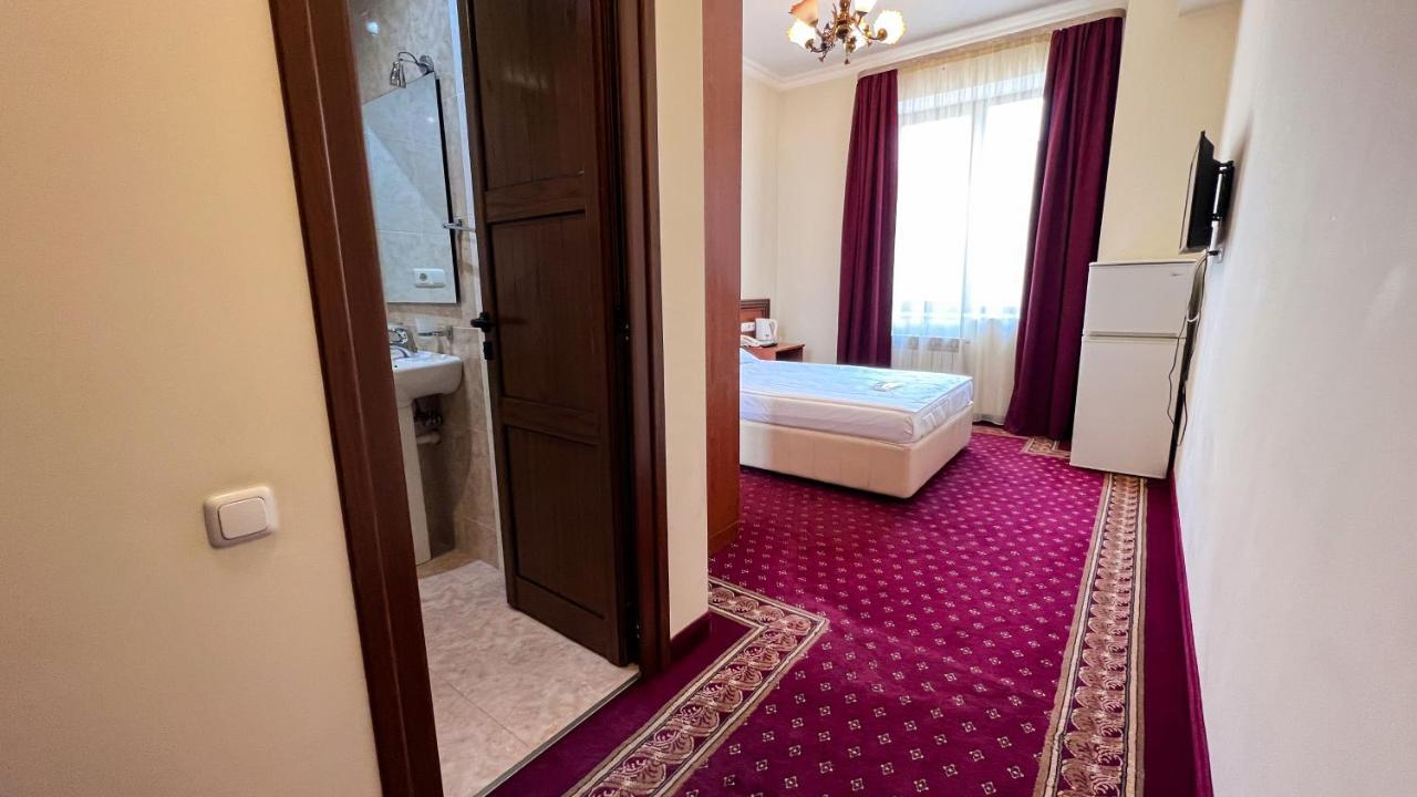 Olympavan Hotel Jerevan Exteriér fotografie